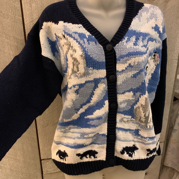 National Wildlife Sweater - Picture 2 of 4